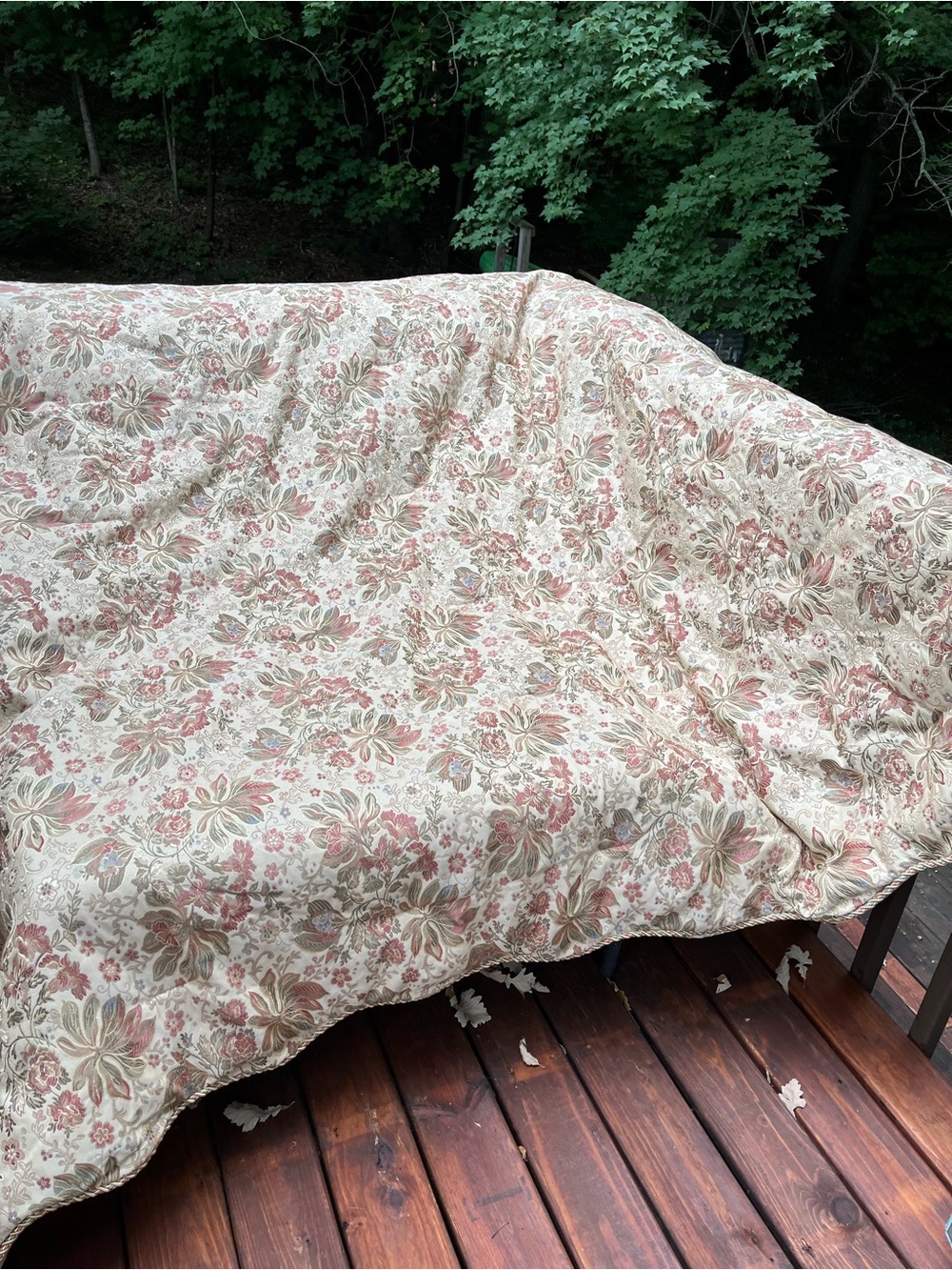 Waterford Q Sz Quilt Reversible Botanical Flower Pattern Braided Trim 92 X 92